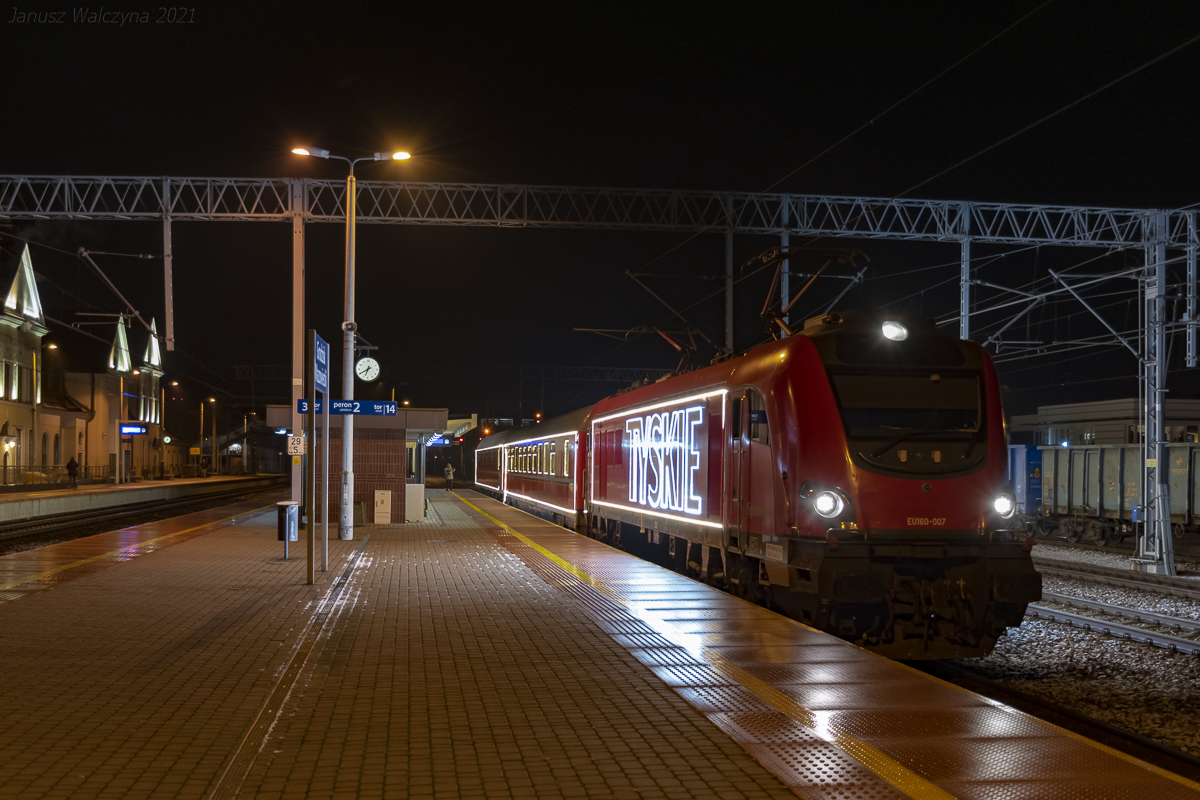 EU160-007 i Świąteczny Pociąg