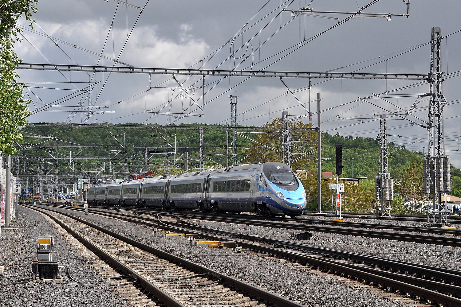 ED250-015
