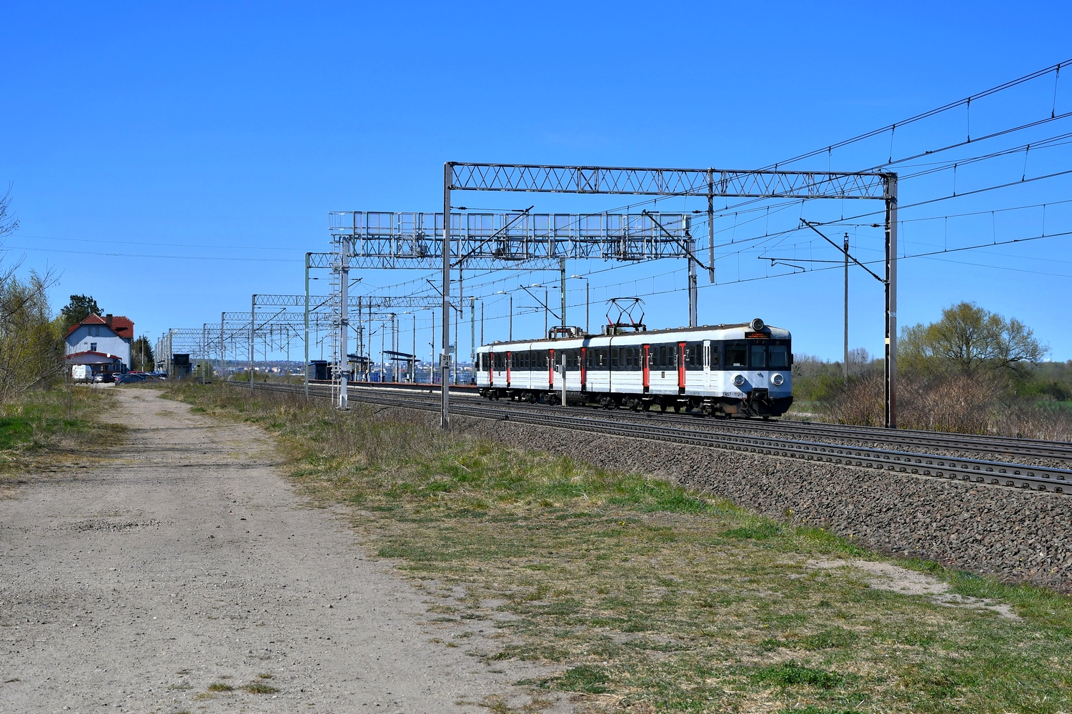EN57-1112