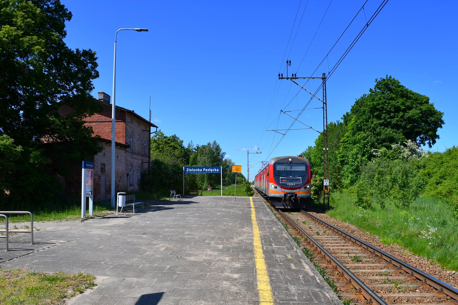 EN57-2040