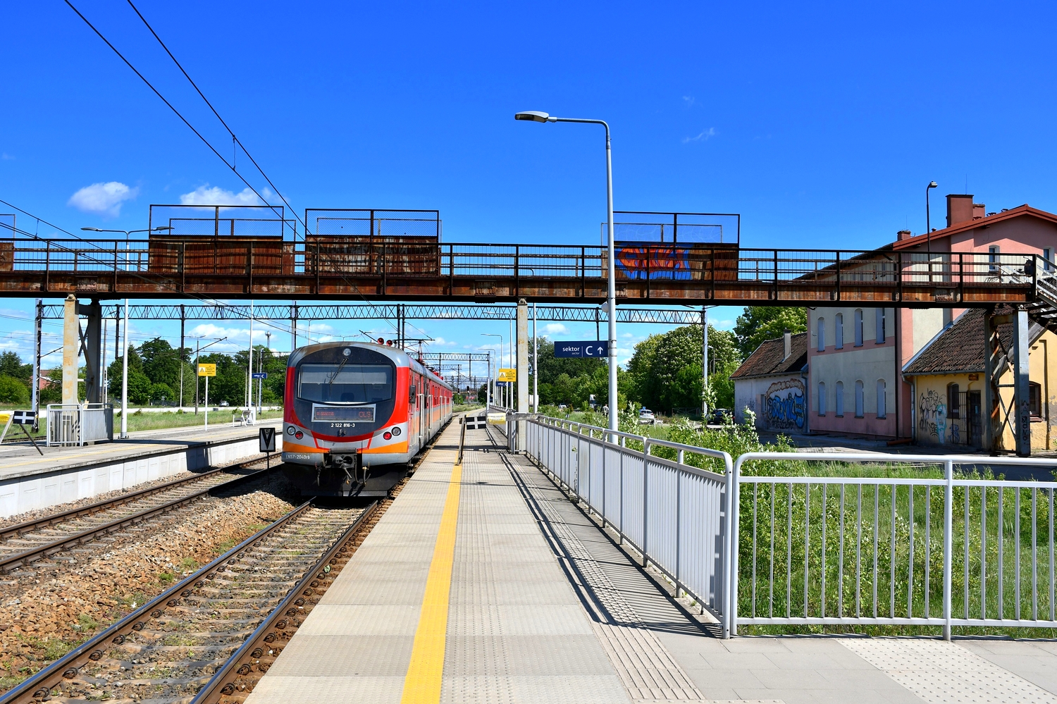 EN57-2040