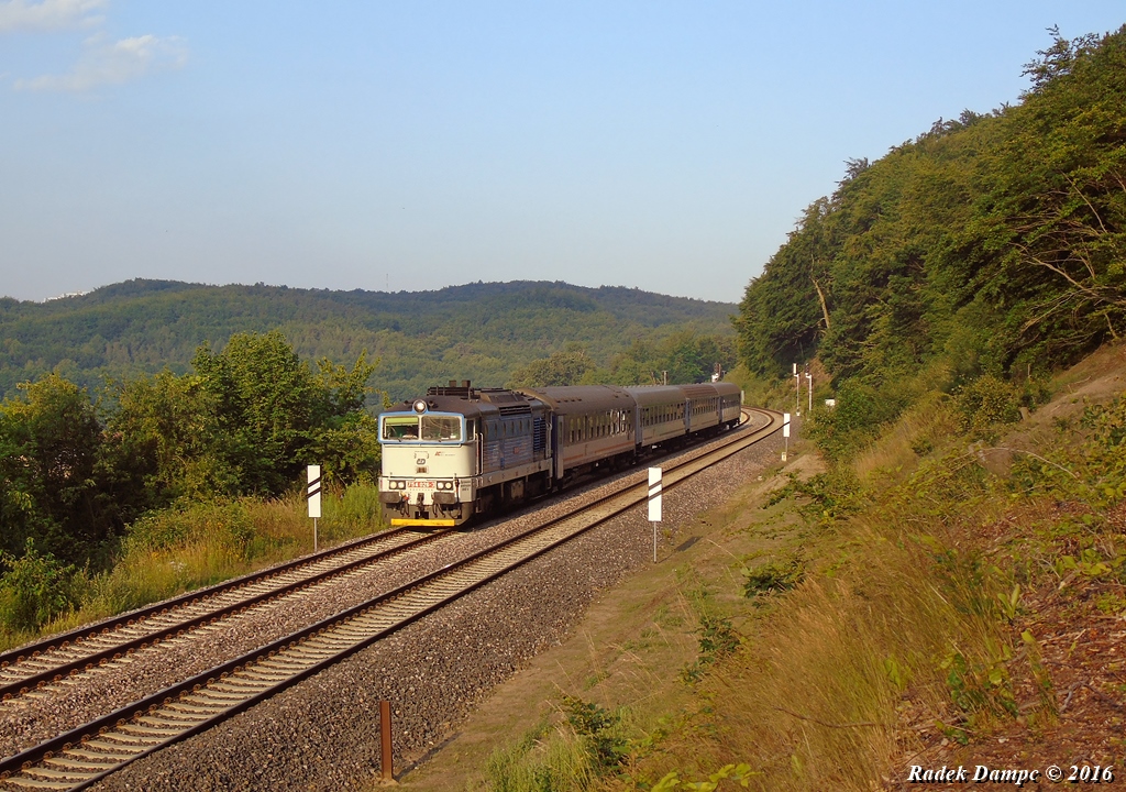 Nurek w subie PKP InterCity na wglwce.